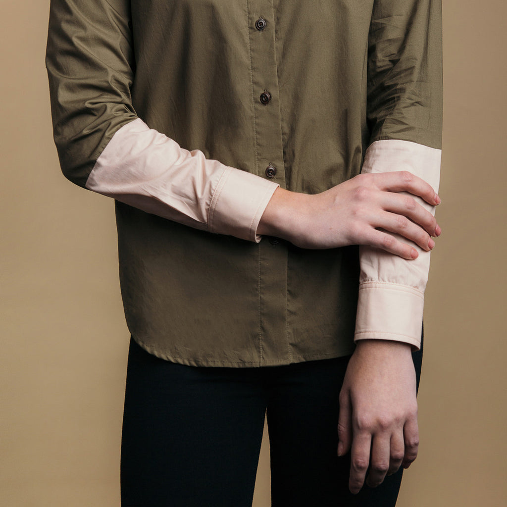 The Hand-Dipped Shirt - Matte Olive/DustyBlush. Color clock arm detail.