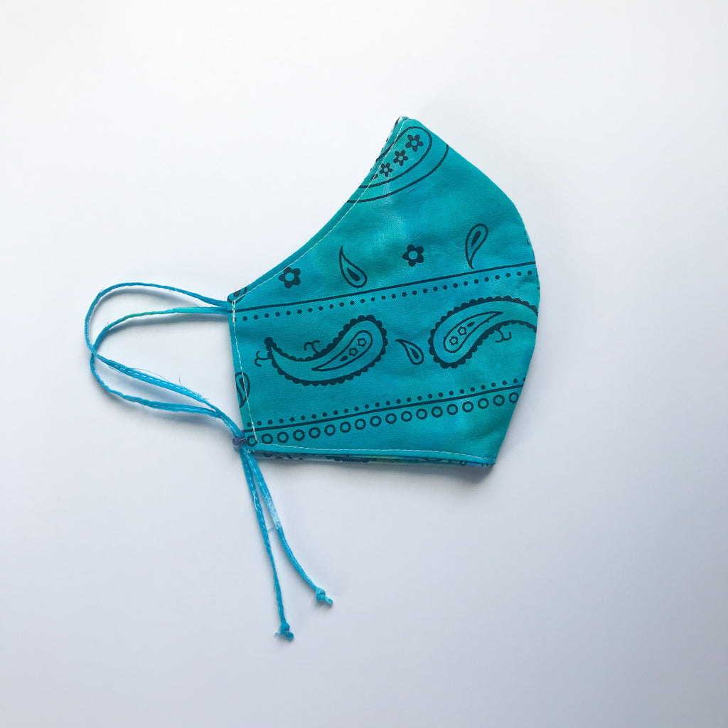 Reversible Curved Mask w/Adjustable Loops