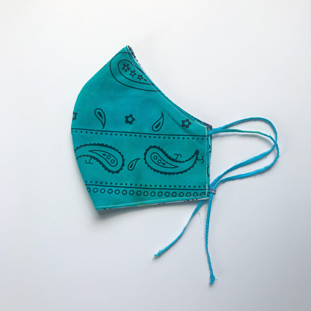 Reversible Curved Mask w/Adjustable Loops